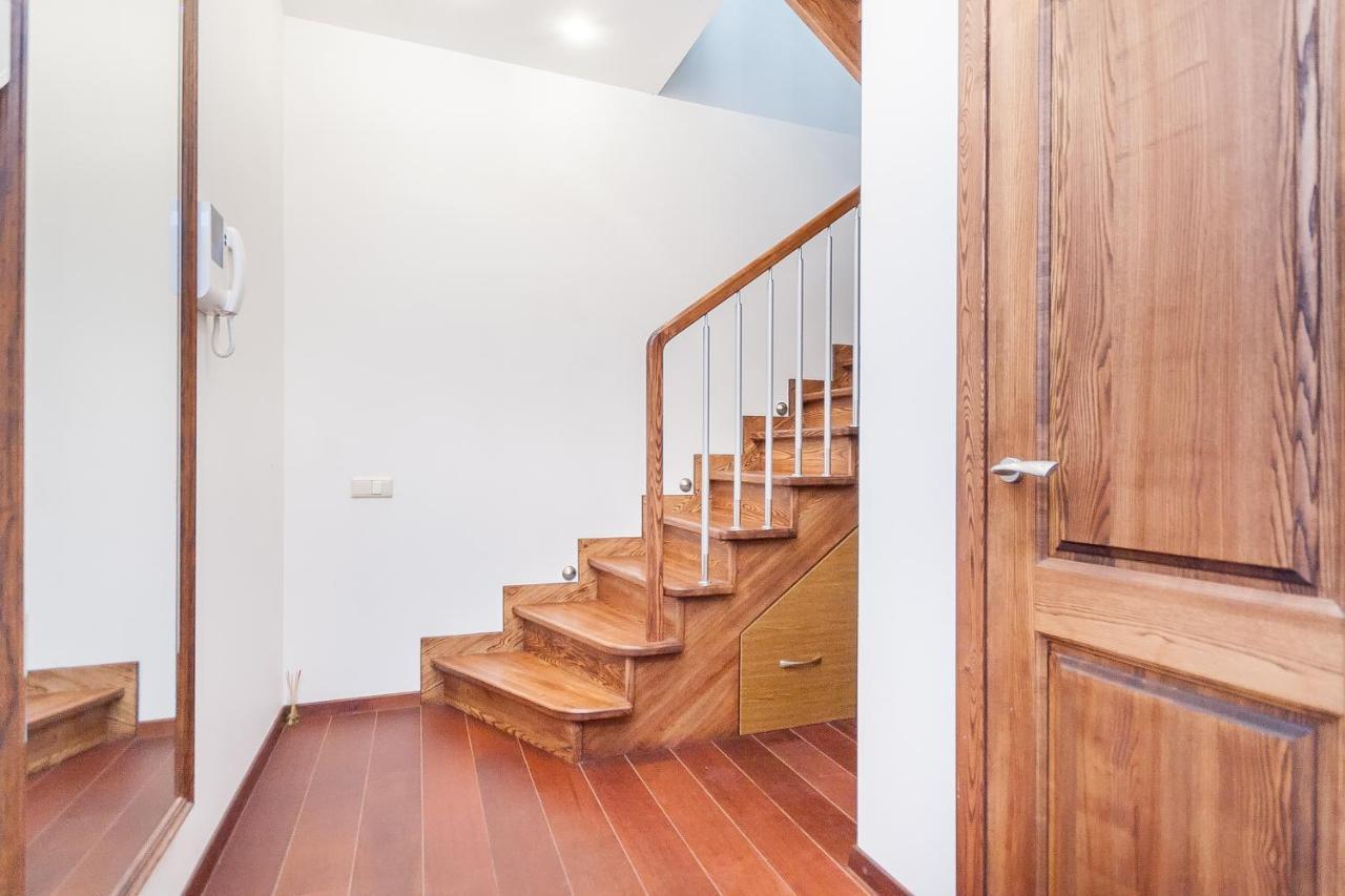 Central Apartment In Gedimino Av By Urban Rent Vilnius Exterior photo
